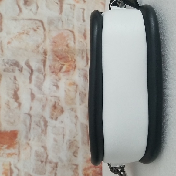 New Think Royln Alpine Quilted Crossbody Bag - Picture 7 of 12